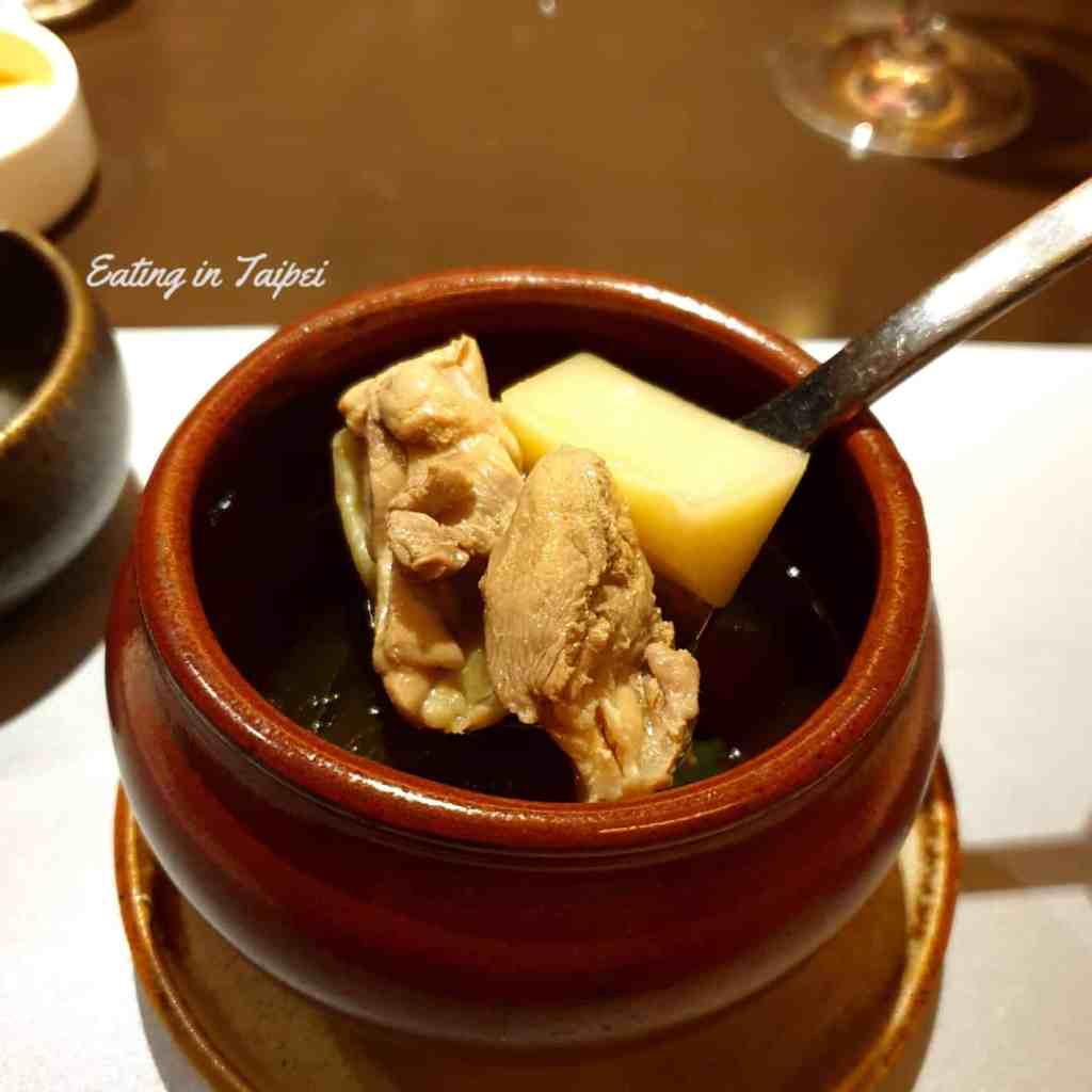 Robin s grill teppanyaki tainan bamboo kuei ding chicken with angelica soup 2