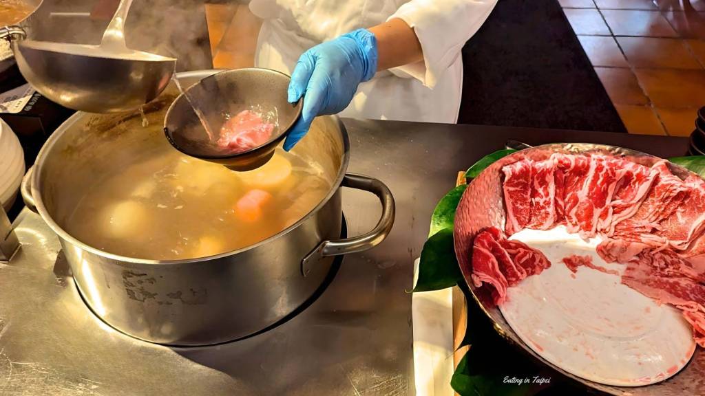 Silks Place Tainan Robins breakfast beef soup 2